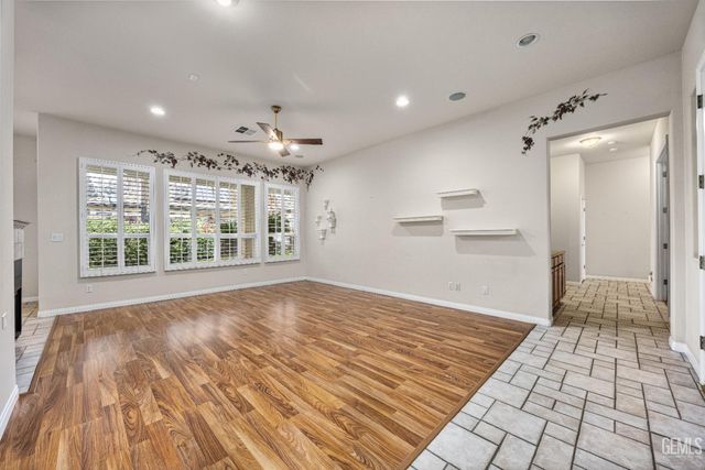 10000 Paradise Rose Street, Bakersfield, CA 93311