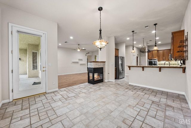 10000 Paradise Rose Street, Bakersfield, CA 93311