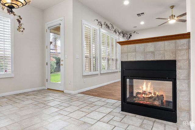 10000 Paradise Rose Street, Bakersfield, CA 93311