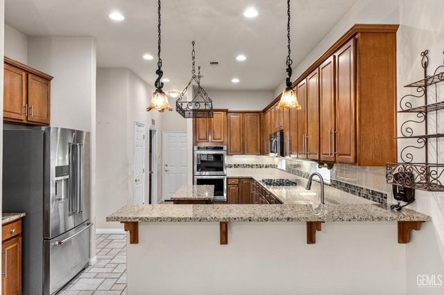 10000 Paradise Rose Street, Bakersfield, CA 93311