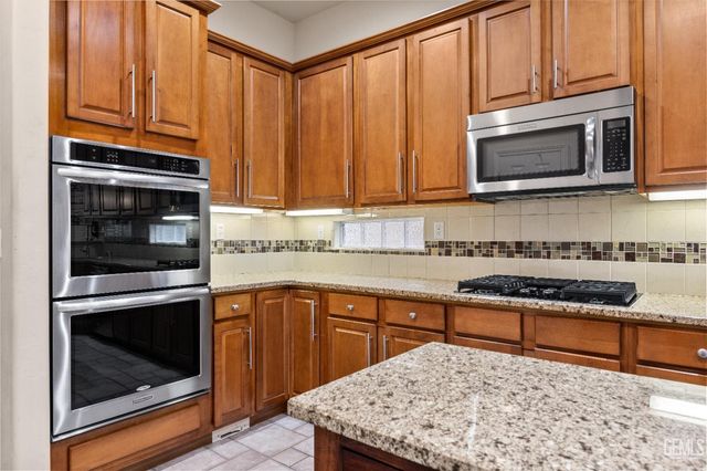 10000 Paradise Rose Street, Bakersfield, CA 93311