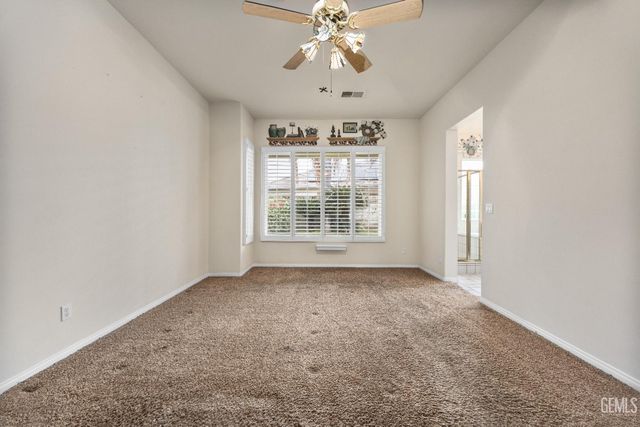 10000 Paradise Rose Street, Bakersfield, CA 93311