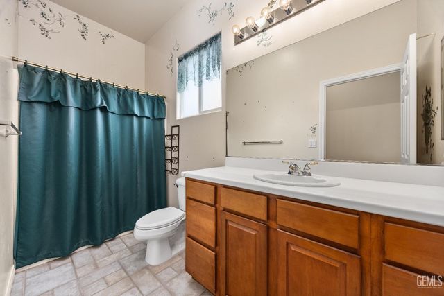 10000 Paradise Rose Street, Bakersfield, CA 93311