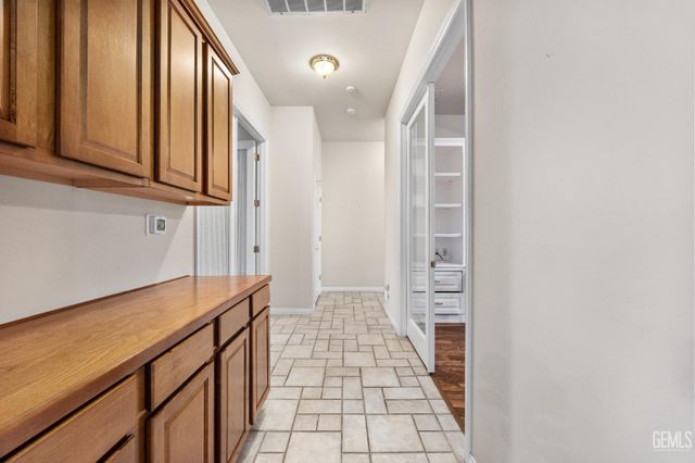 10000 Paradise Rose Street, Bakersfield, CA 93311