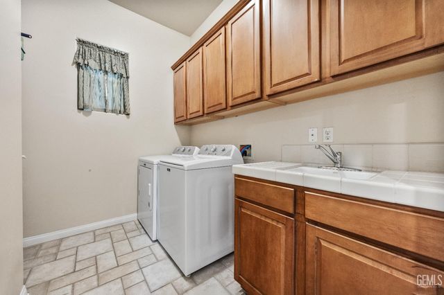 10000 Paradise Rose Street, Bakersfield, CA 93311