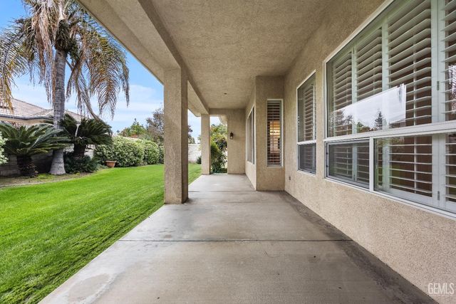 10000 Paradise Rose Street, Bakersfield, CA 93311