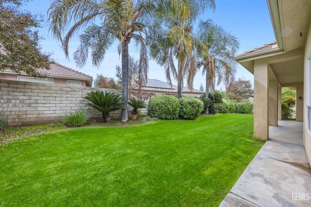10000 Paradise Rose Street, Bakersfield, CA 93311