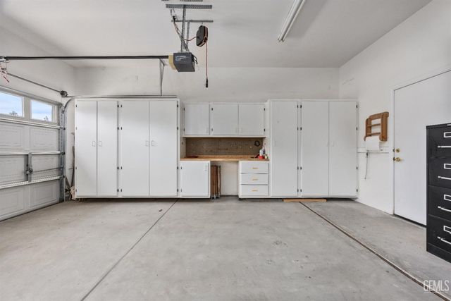 10000 Paradise Rose Street, Bakersfield, CA 93311