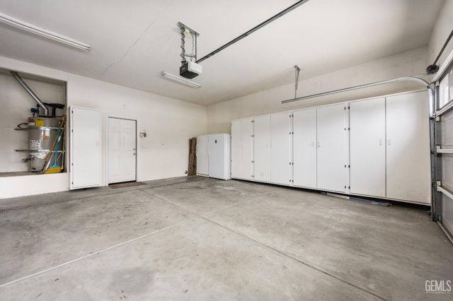 10000 Paradise Rose Street, Bakersfield, CA 93311