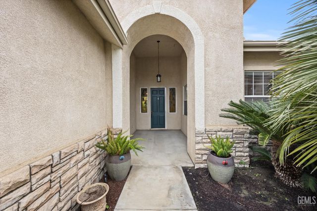 10000 Paradise Rose Street, Bakersfield, CA 93311