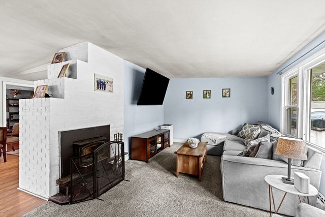 17 Ralph Rd., Raynham, MA 02767