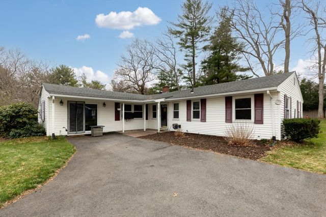 17 Ralph Rd., Raynham, MA 02767