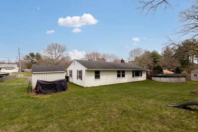 17 Ralph Rd., Raynham, MA 02767