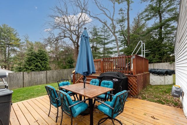 17 Ralph Rd., Raynham, MA 02767