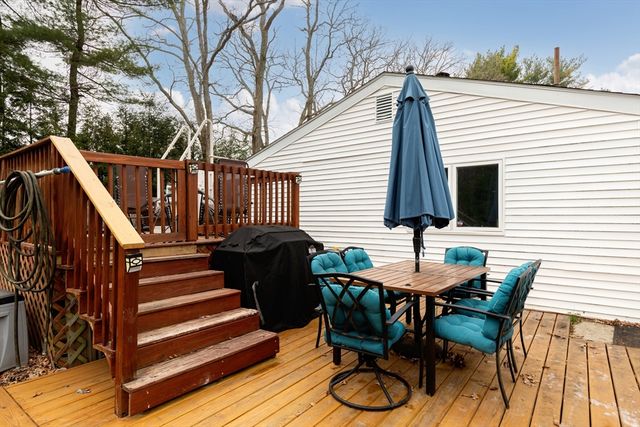 17 Ralph Rd., Raynham, MA 02767