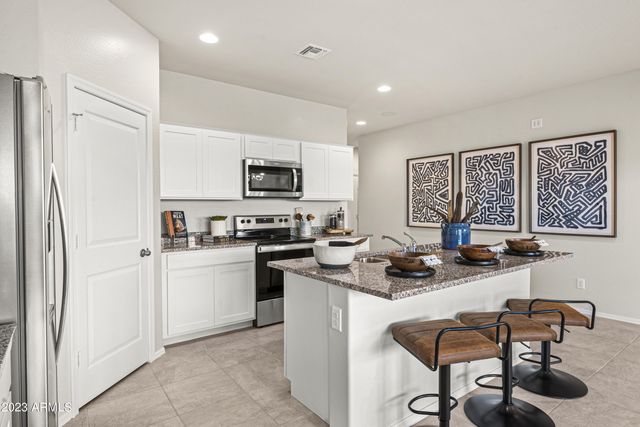 9156 S ORO Drive, Apache Junction, AZ 85120