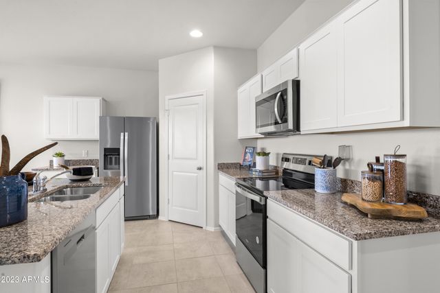 9156 S ORO Drive, Apache Junction, AZ 85120