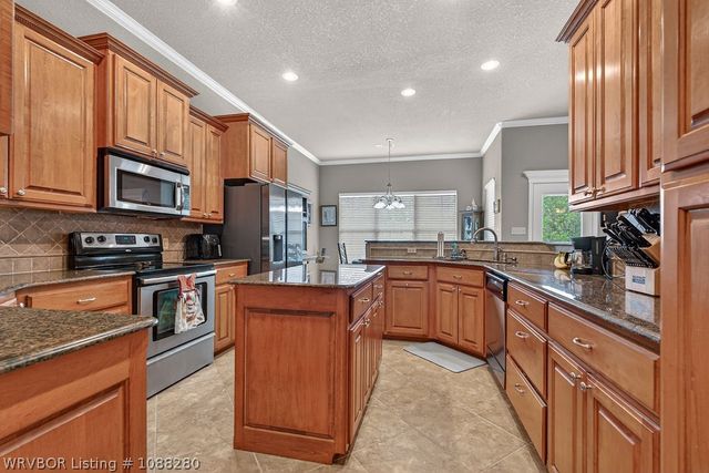 8009 Bridgewood Lane, Fort Smith, AR 72916