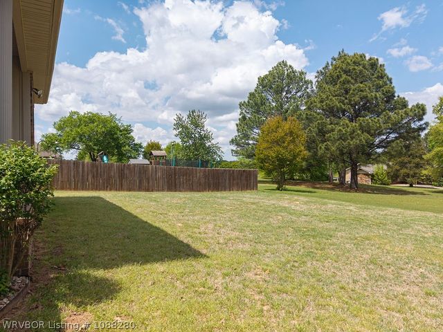8009 Bridgewood Lane, Fort Smith, AR 72916