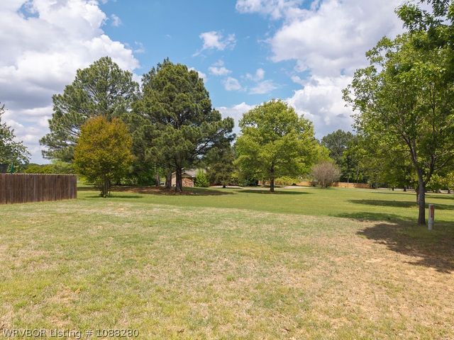 8009 Bridgewood Lane, Fort Smith, AR 72916