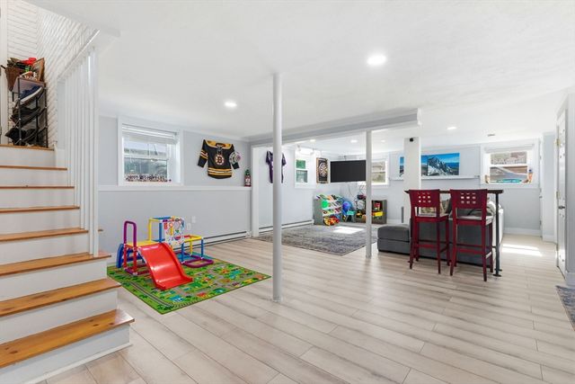 137 Holten, Danvers, MA 01923