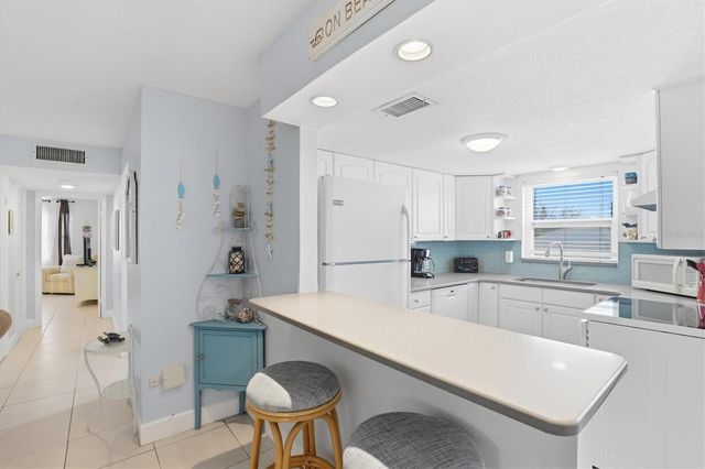 600 71ST AVENUE 19, St Pete Beach, FL 33706