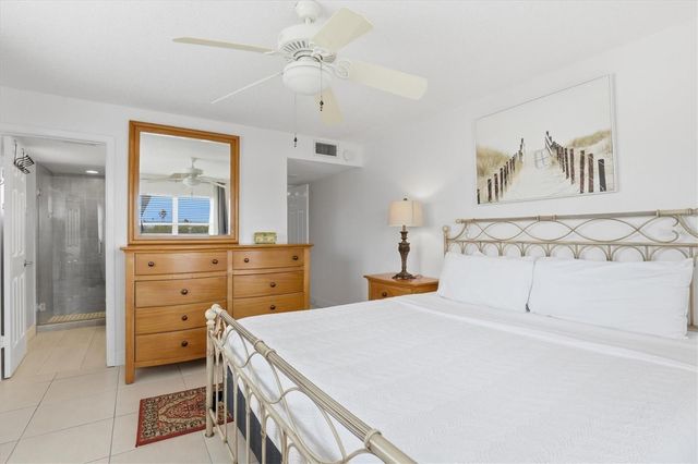 600 71ST AVENUE 19, St Pete Beach, FL 33706