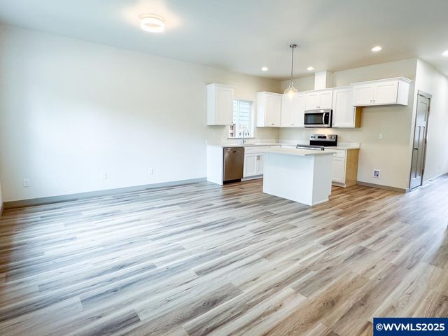 1170 7th St NW, Salem, OR 97304