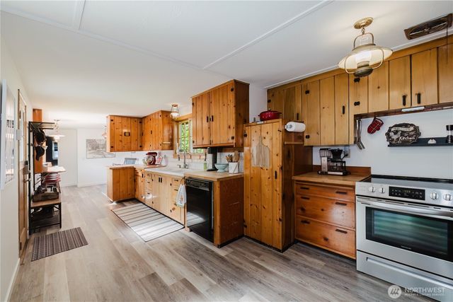 3262 Beach Drive E, Port Orchard, WA 98366