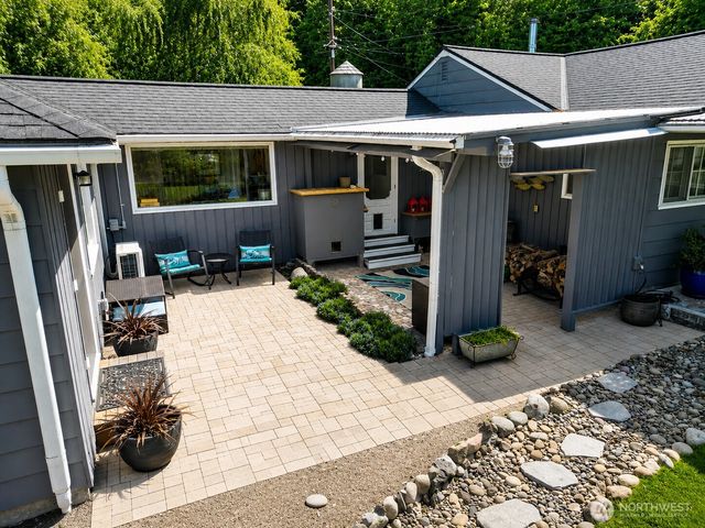 3262 Beach Drive E, Port Orchard, WA 98366