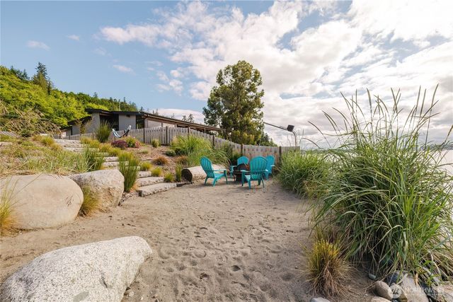 3262 Beach Drive E, Port Orchard, WA 98366