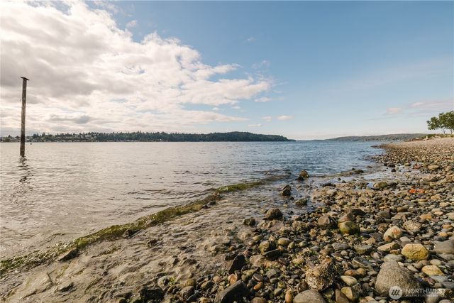 3262 Beach Drive E, Port Orchard, WA 98366