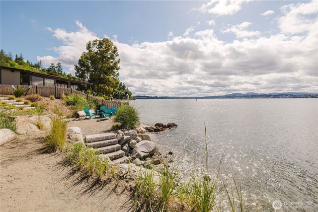 3262 Beach Drive E, Port Orchard, WA 98366