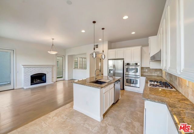 24819 Calle Cedro, Calabasas, CA 91302