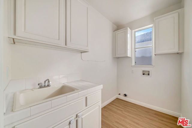24819 Calle Cedro, Calabasas, CA 91302