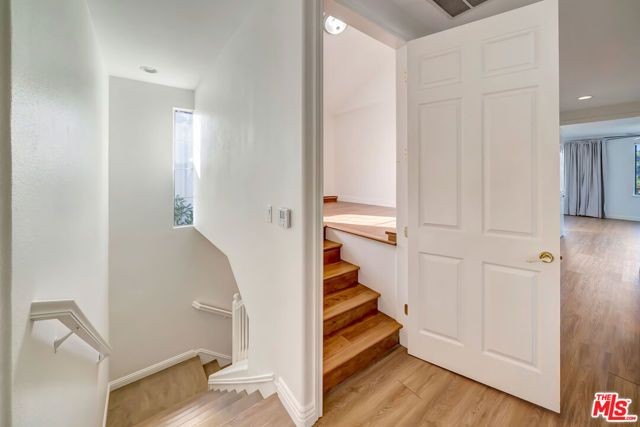 24819 Calle Cedro, Calabasas, CA 91302