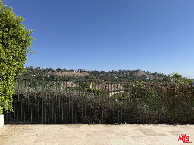 24819 Calle Cedro, Calabasas, CA 91302