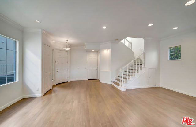 24819 Calle Cedro, Calabasas, CA 91302