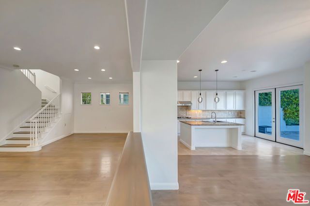 24819 Calle Cedro, Calabasas, CA 91302