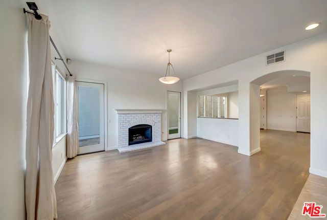 24819 Calle Cedro, Calabasas, CA 91302