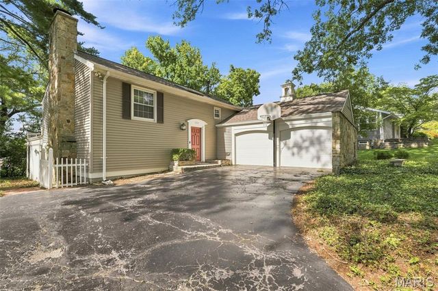 11117 Stoney View Lane, St Louis, MO 63146