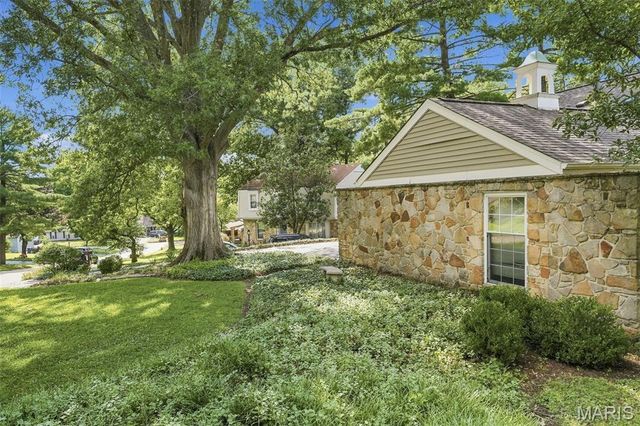 11117 Stoney View Lane, St Louis, MO 63146