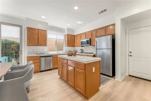 76 Canal, Irvine, CA 92620
