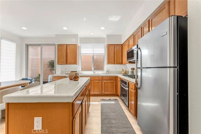76 Canal, Irvine, CA 92620