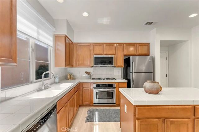 76 Canal, Irvine, CA 92620