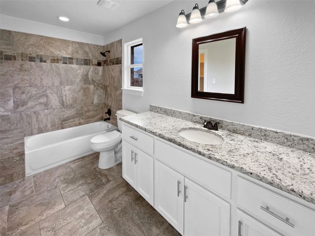 112 Halifax Circle, Palmer, TX 75152