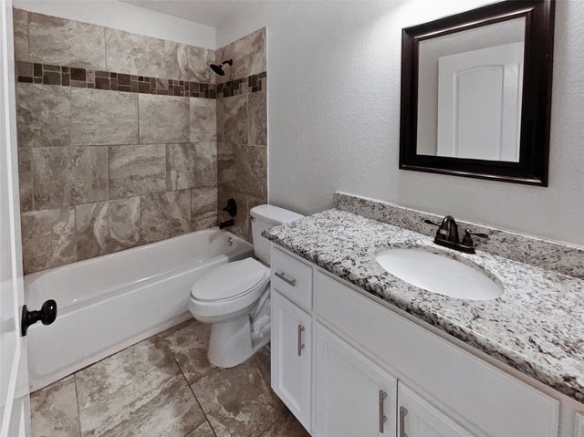 112 Halifax Circle, Palmer, TX 75152