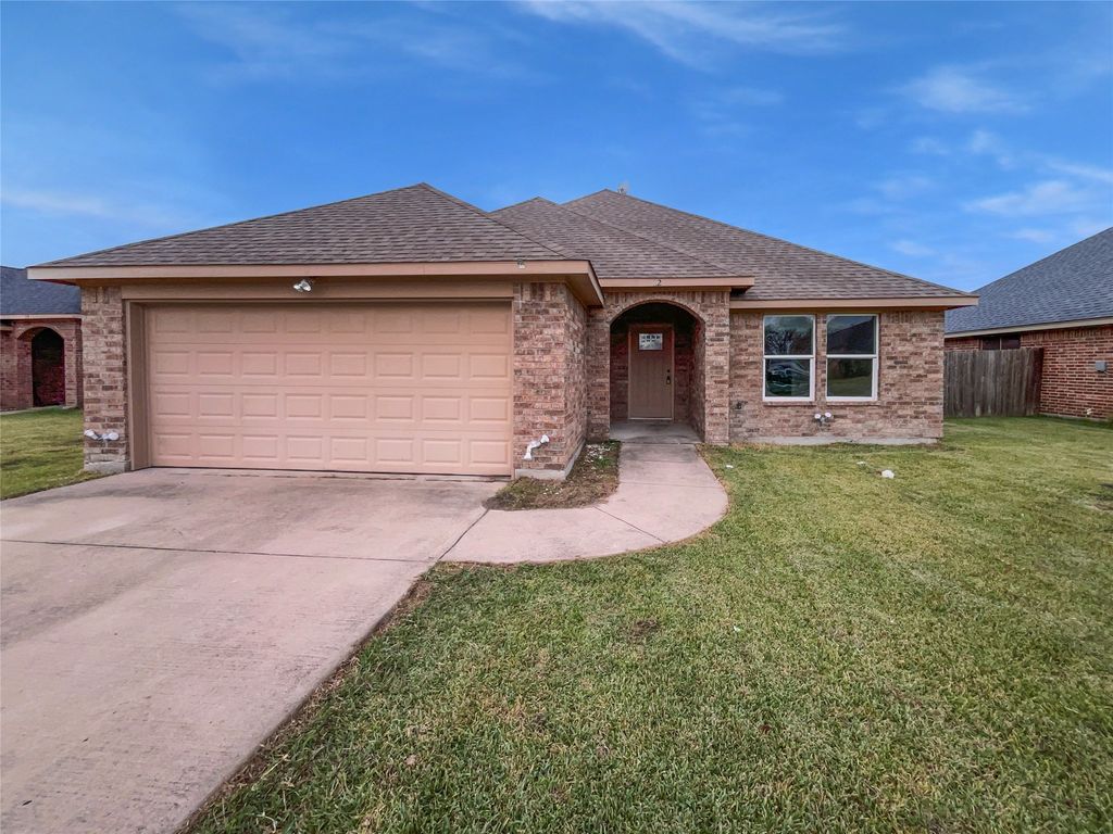 112 Halifax Circle, Palmer, TX 75152