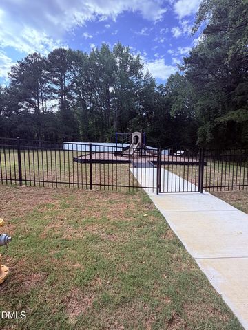 608 Crescent Wood Trail, Zebulon, NC 27597