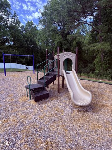 608 Crescent Wood Trail, Zebulon, NC 27597